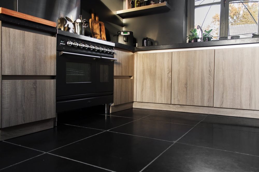 NOIR OREL INTERIEUR 2 1 1500 1000 85