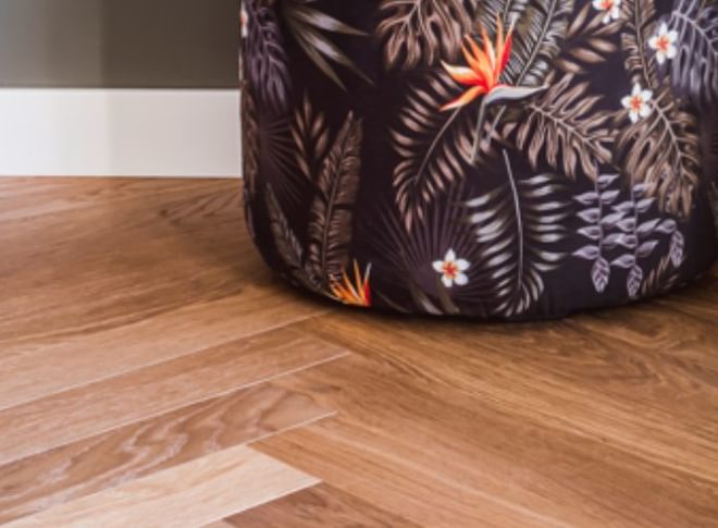 Visgraat vloer header